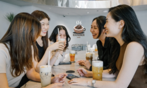 Hiện trạng đi cà phê của 1 số giới trẻ hiện nay đi cà phê